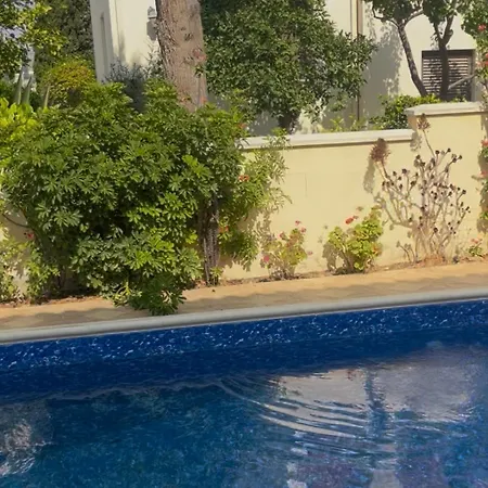 Villa Dene Hollow *