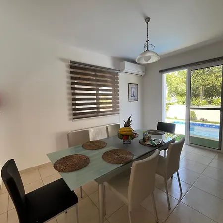 Villa Dene Hollow Pyla